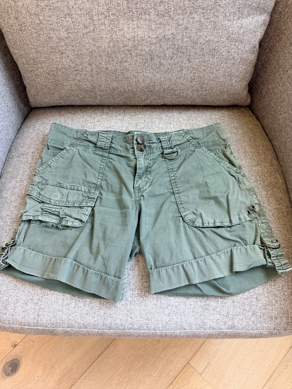 Sanctuary Army Green Cargo Shorts Size 27